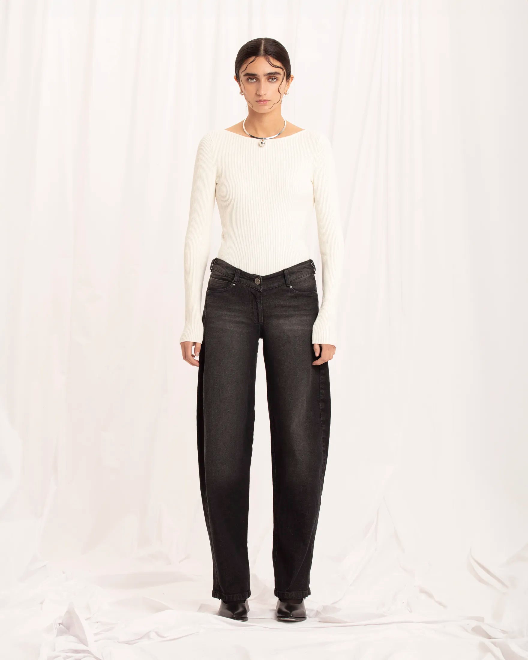 IMMEDIATE DELIVERY / Priscilla Black Jeans