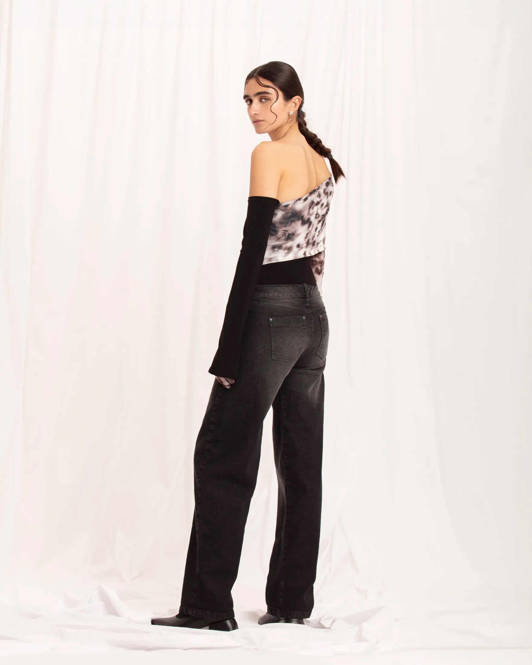 IMMEDIATE DELIVERY / Priscilla Black Jeans