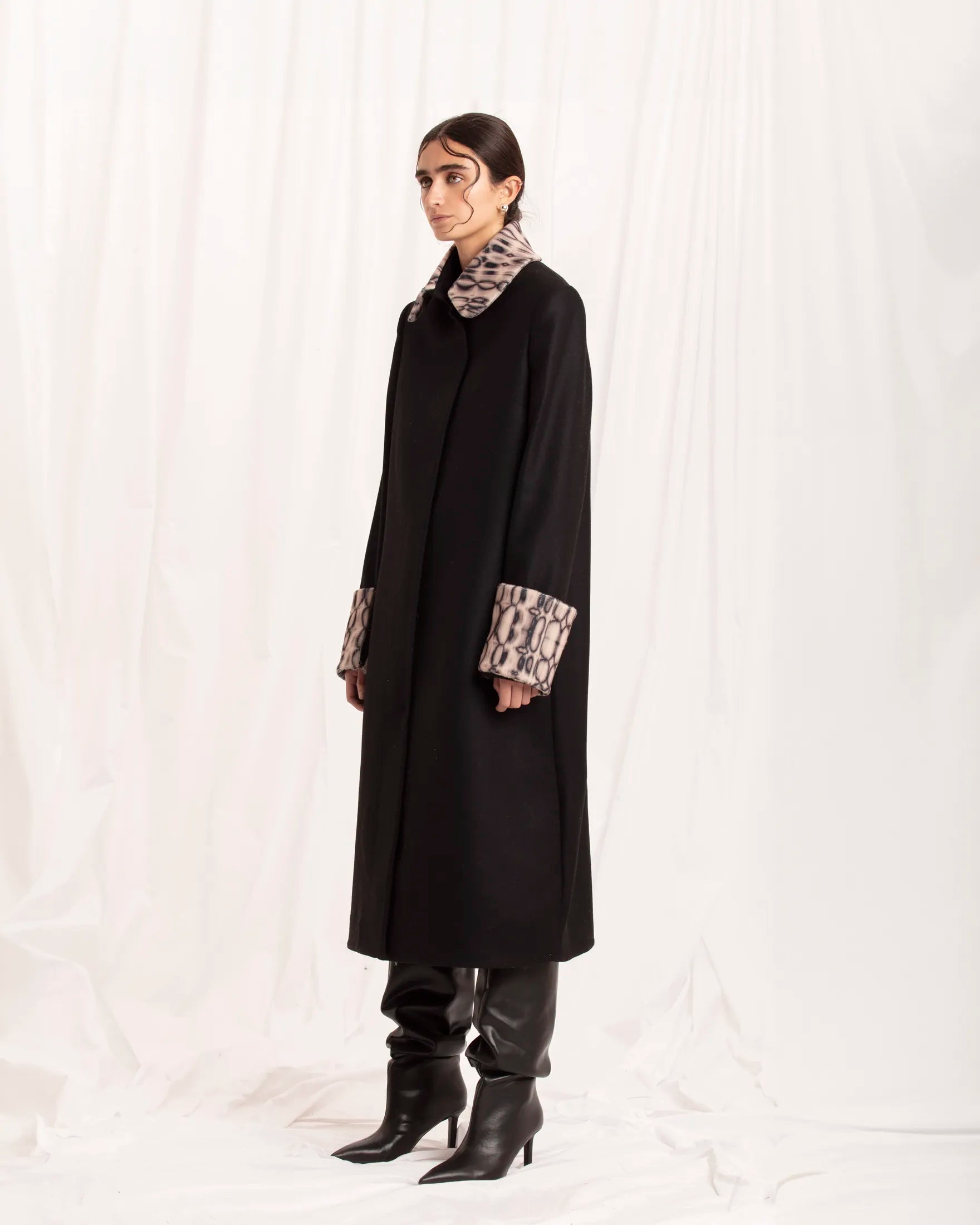 PRE ORDER Cruela Coat / Black