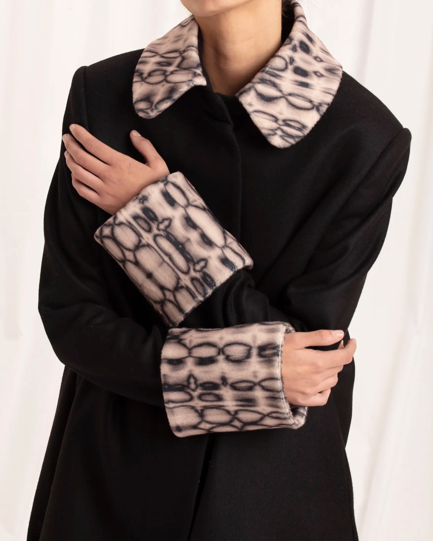 PRE ORDER Cruela Coat / Black