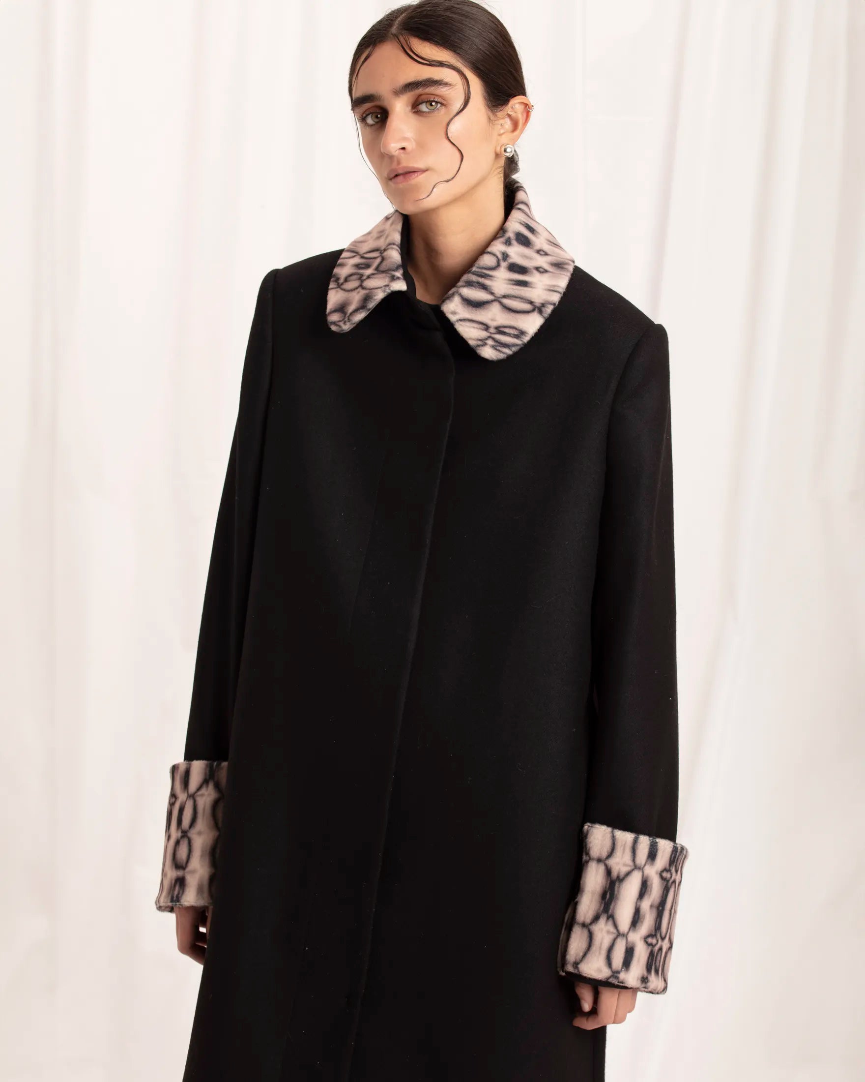 PRE ORDER Cruela Coat / Black