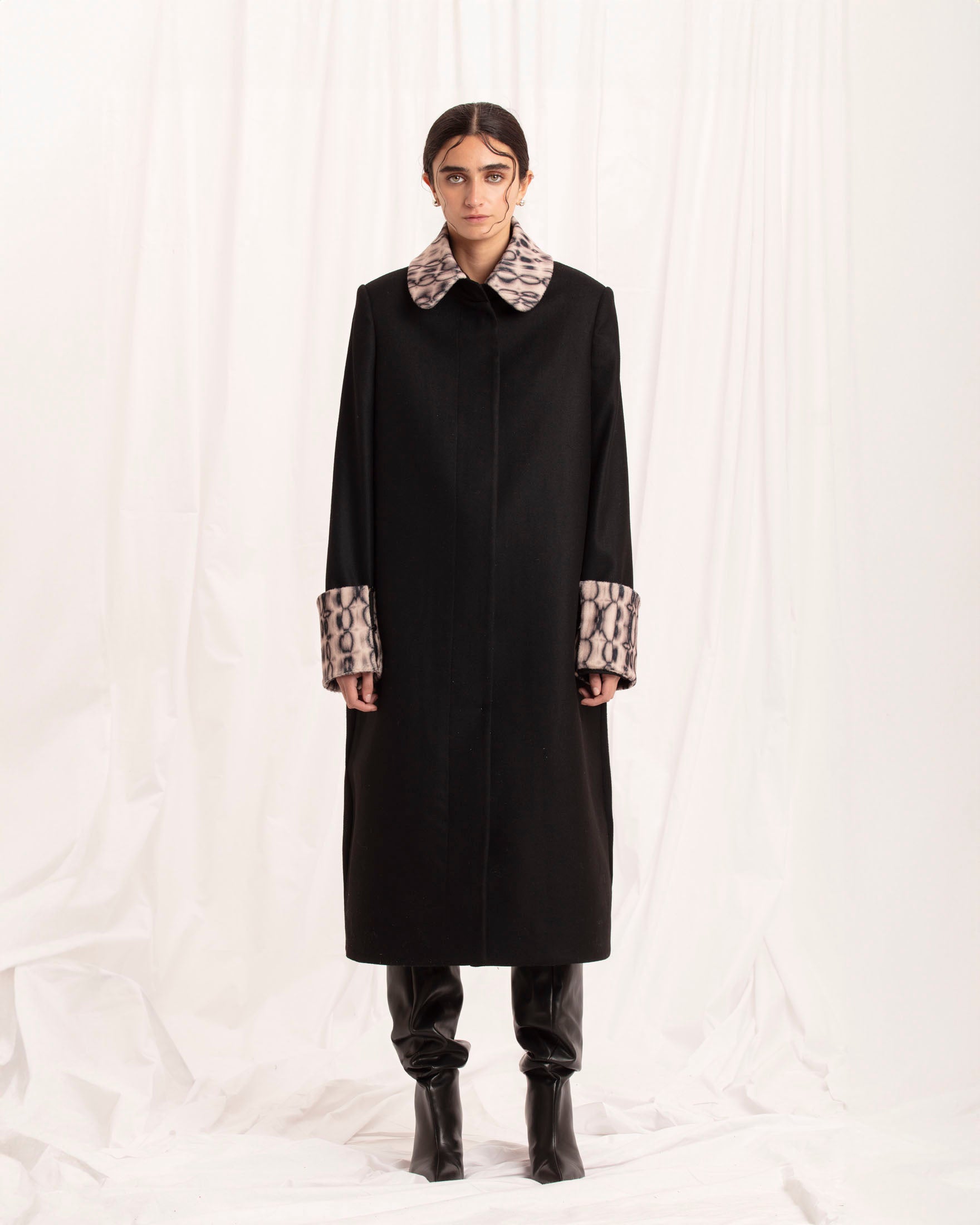 PRE-ORDER / Cruella Black Coat